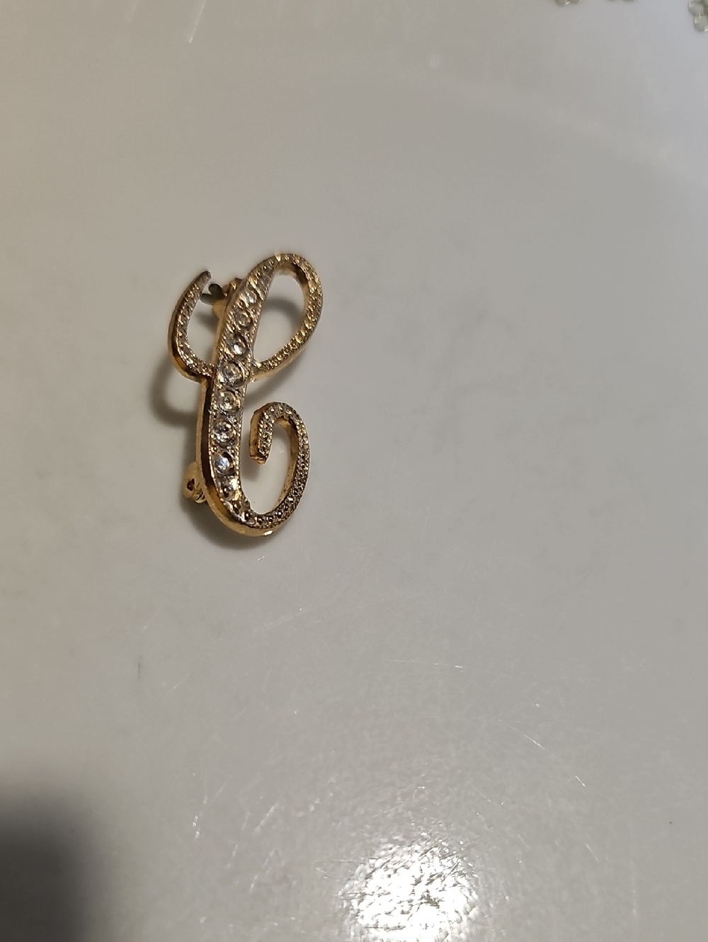 Elegant Gold Script 'C' Initial Pin with Clear Crystals - Unbranded